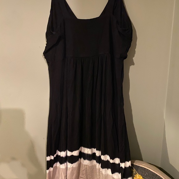 Sundress - Picture 4 of 5